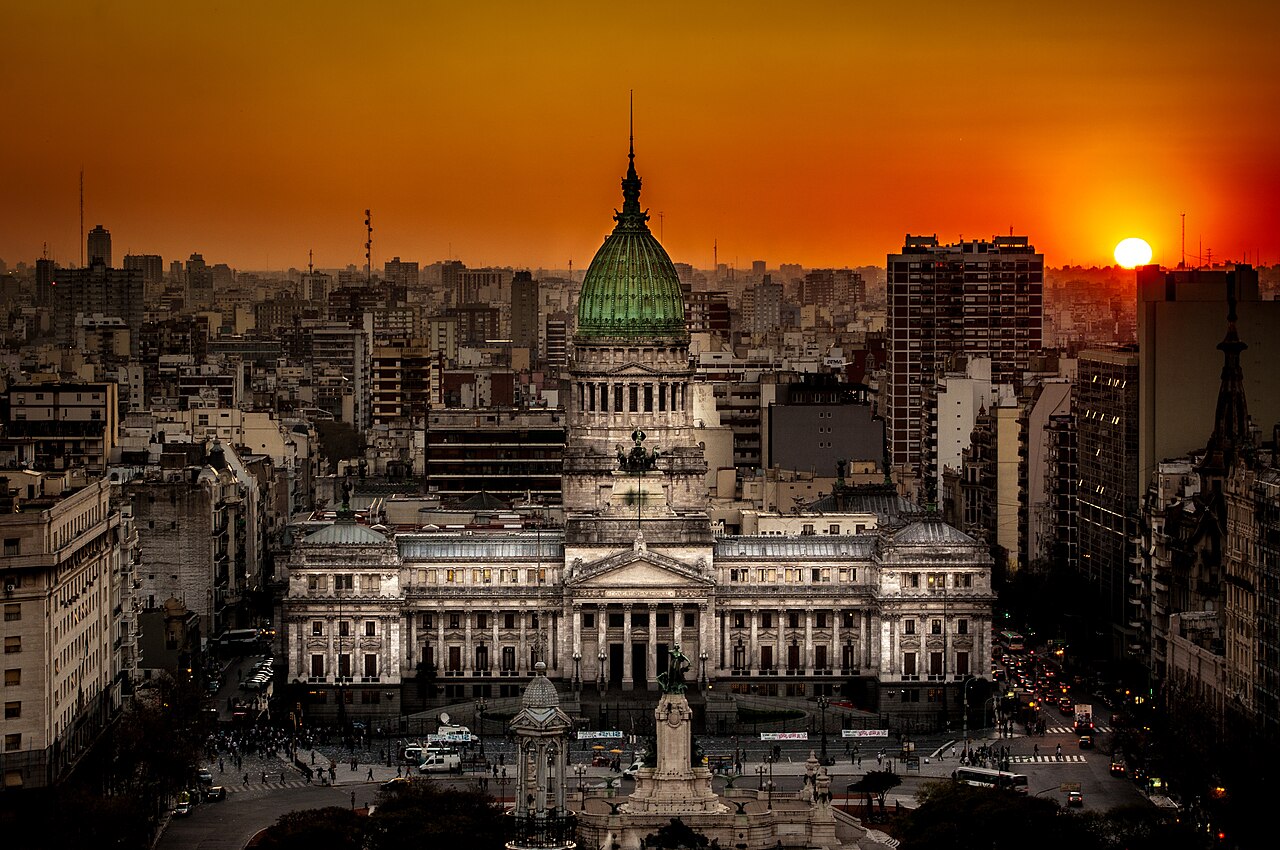 El Palacio del Congreso de la Nación al atardecer