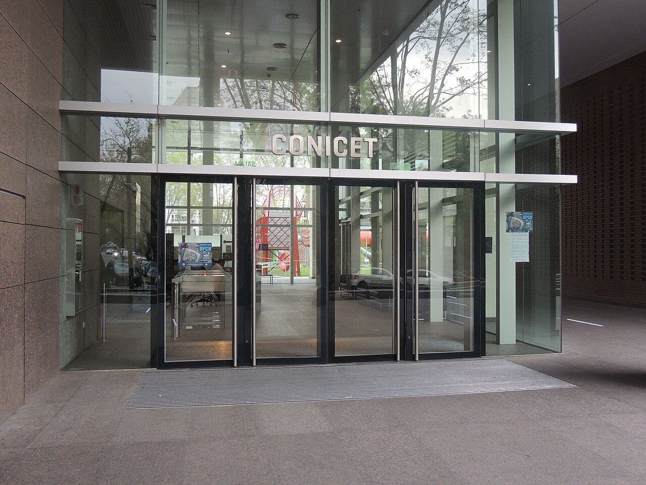 Entrada a la sede del CONICET