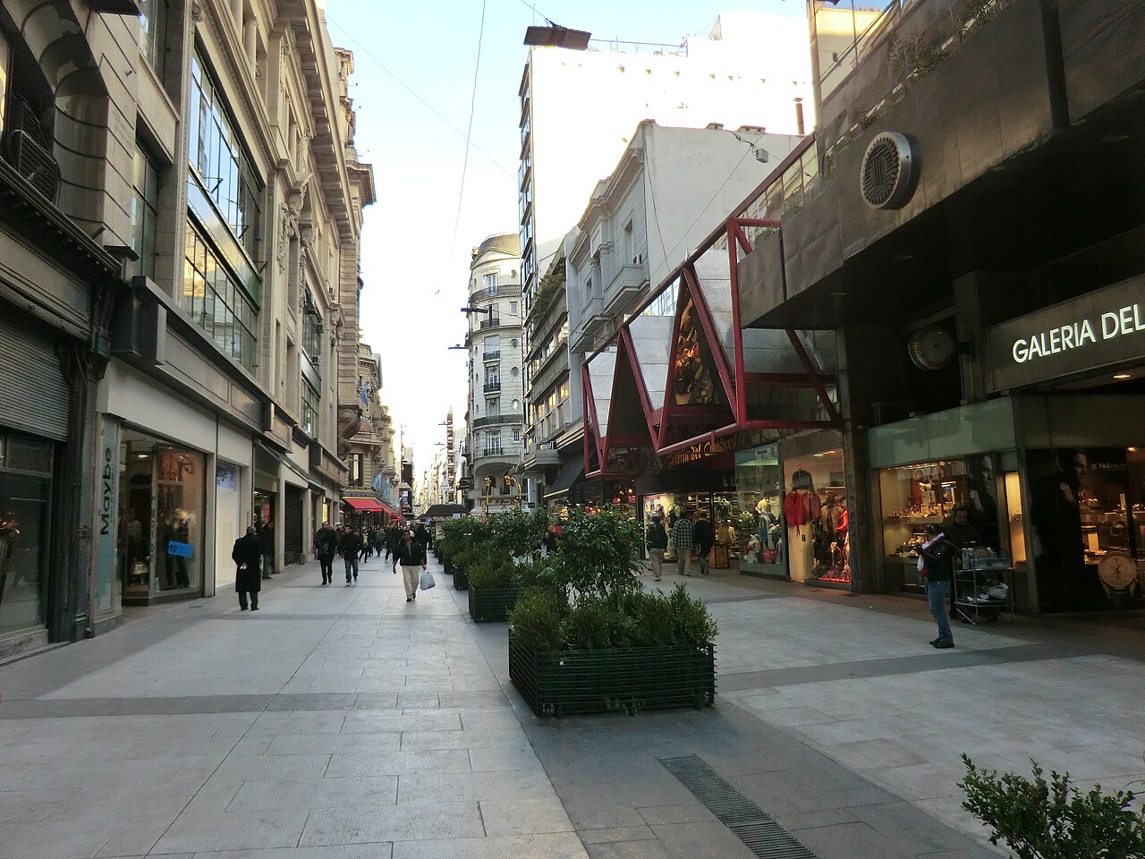 Peatonal Florida, una de las principales calles comerciales de Buenos Aires