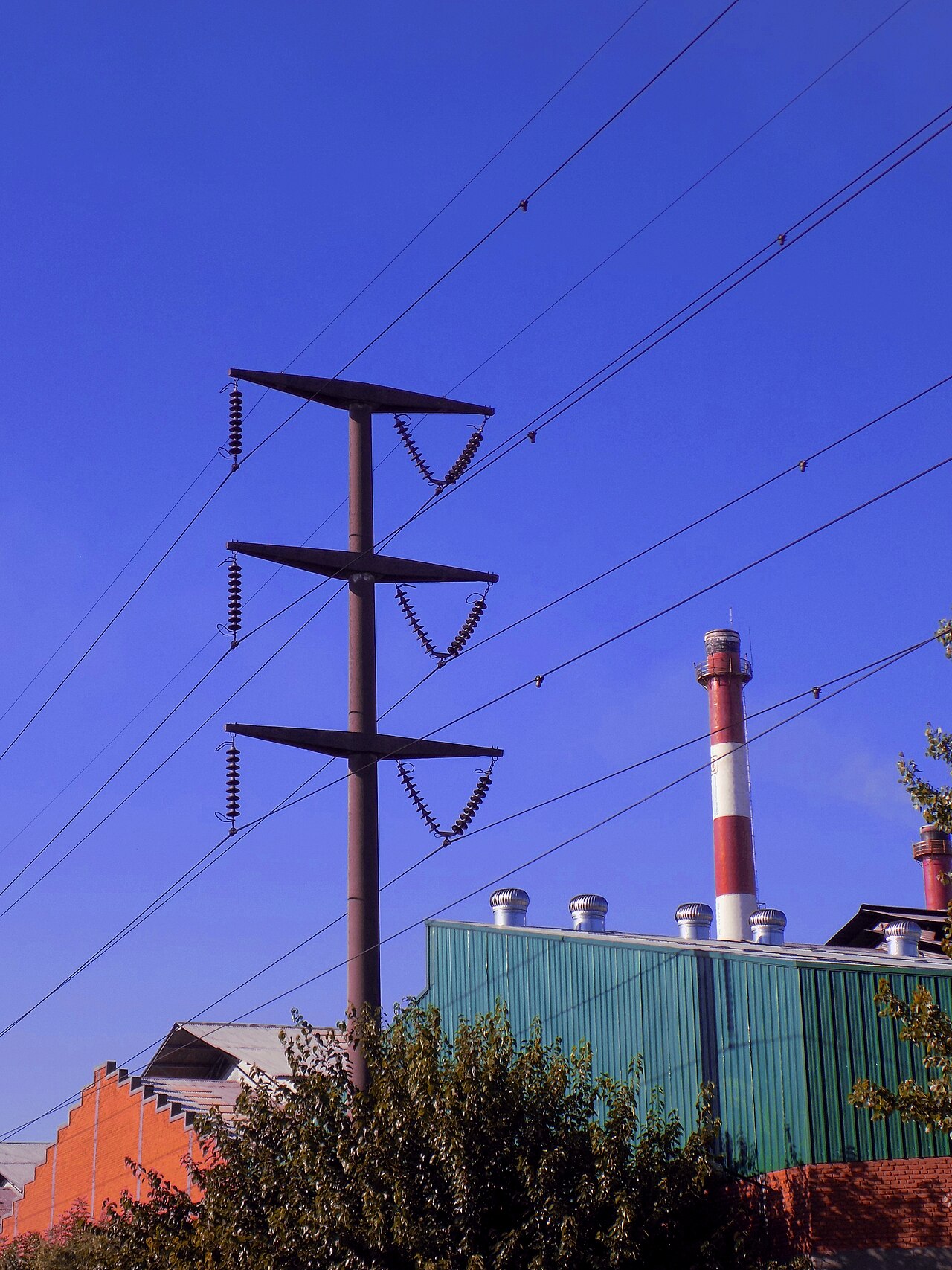 Torre de alta tensión en Solano, provincia de Buenos Aires